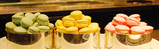 GHyattmacaroons2-540p High Tea at the Grand Hyatt Hotel Melbourne